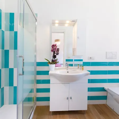 Estate4home - Sofia Flora 3*