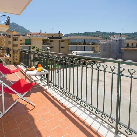 Estate4home - Sofia Flora Frühstückspension Piano di Sorrento