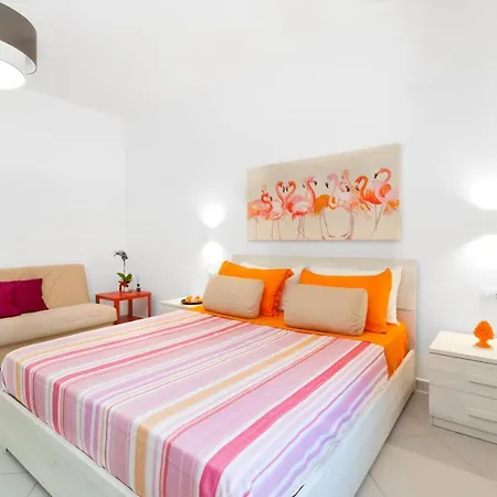 Estate4home - Sofia Flora 3*