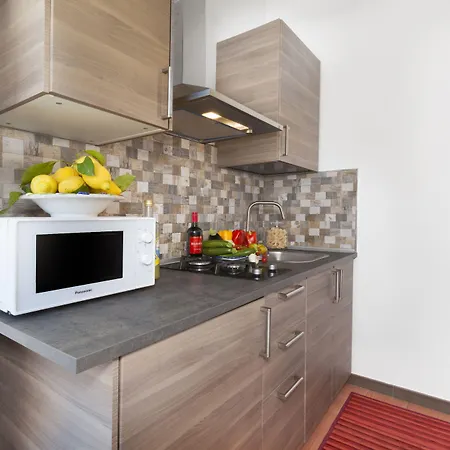 Estate4home - Sofia Flora 3*