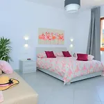 Estate4home - Sofia Flora ベッド・アンド・ブレックファスト 3*