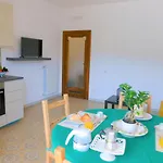 Estate4home - Sofia Flora 3* ピアーノ・ディ・ソッレント