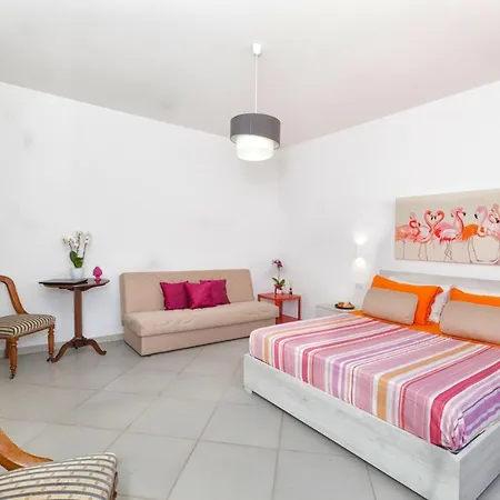 Estate4home - Sofia Flora 3*