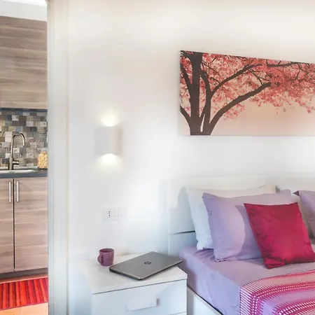 לינה וארוחת בוקר Estate4home - Sofia Flora