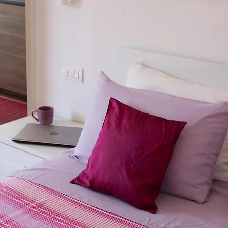 Couette-café Estate4home - Sofia Flora 3*