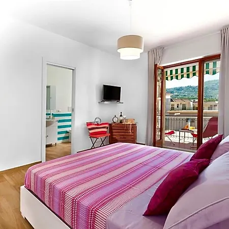 Estate4home - Sofia Flora 3*