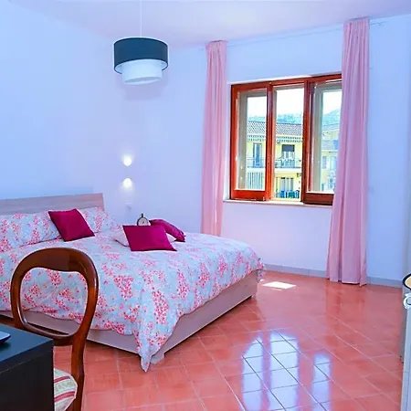 Estate4home - Sofia Flora 3*